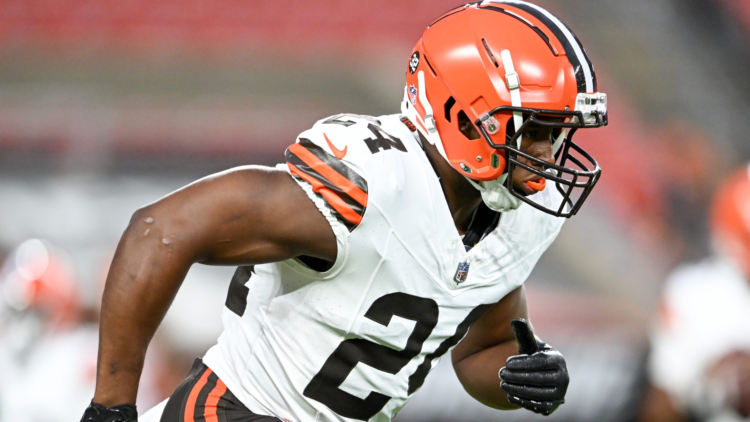 Browns RB Nick Chubb injured his knee against the Steelers in Week 2.