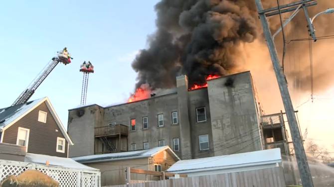 Click to play video: No injuries, but Toronto Street apartment block expected to be complete loss after massive blaze