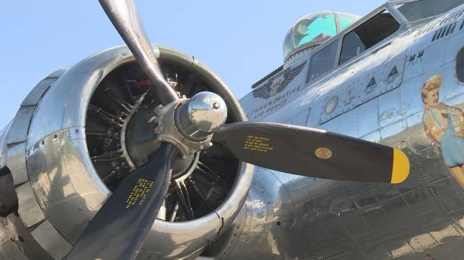 Click to play video: Historic military plane lands in Penticton