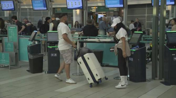 Click to play video: WestJet, Air Canada to charge more for checked baggage