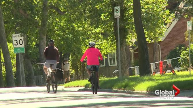 Click to play video: How cycle-friendly is Lethbridge compared to the rest of Canada?