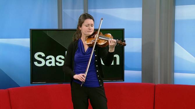 Click to play video: Violinist Véronique Mathieu performs ‘Sibelius Violin Concerto’