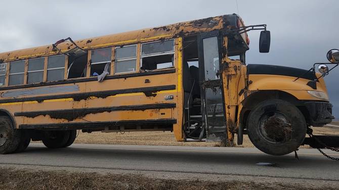 Click to play video: Injuries sustained by 5 children in Woodstock bus crash only ‘minor’: OPP