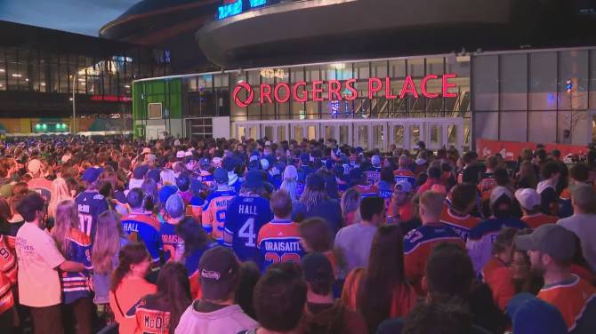 Click to play video: Oilers fans say Ice District Plaza watch party a good experience despite some chaotic moments