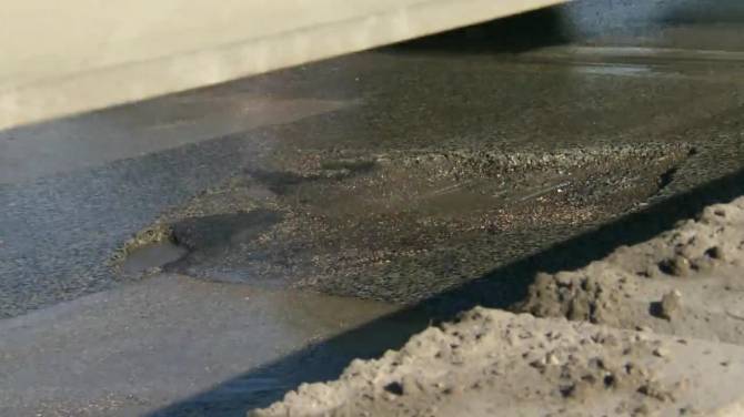 Click to play video: ‘A symptom of the problem’: Manitoba’s potholes caused by climate, heavy use