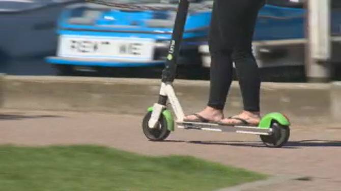 Click to play video: E-scooter fall lands Kelowna teen in intensive care at hospital with critical injuries