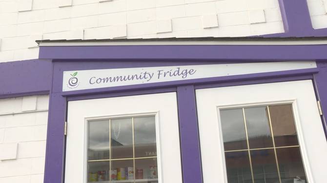 Click to play video: Barrier-free Community Fridge and Pantry opens in Penticton, B.C.