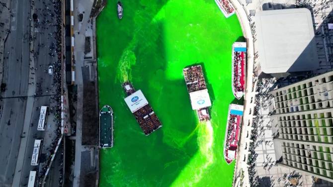 Click to play video: St. Patrick’s Day: U.S. cities dye waterways green, hold parades to celebrate
