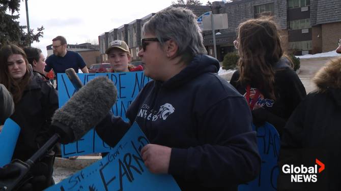 Click to play video: Saskatchewan students, parents express their frustration with STF sanctions