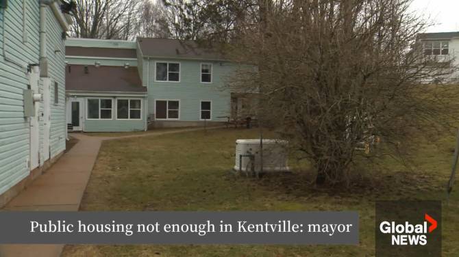 Click to play video: Municipal officials in Kentville, N.S. say public housing plans not enough