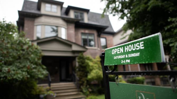 Click to play video: Canada’s housing market: Will speculation of lower interest rates lead to a spring boom?
