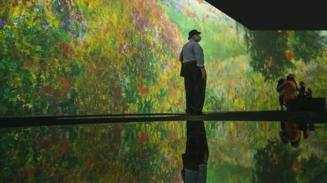 Click to play video: From historians to novices – Beyond Monet accessible for any art lover