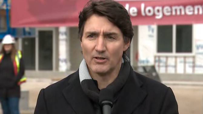 Click to play video: Trudeau says bill to protect kids from online harm is coming next week