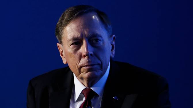 Click to play video: Gen. Petraeus says West faces more ‘threats than we have at any time since the end of the Cold War’