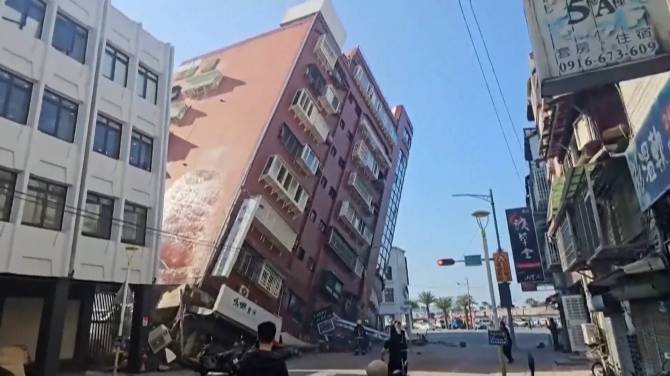 Click to play video: Taiwan Earthquake:  Rescuing trapped victims ‘top priority’